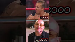 WWE Rey Mysterio no Mask 2000 and 2022