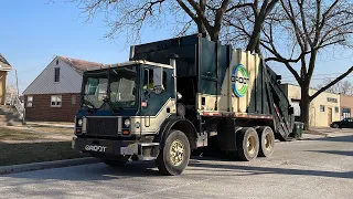 Mack MR Leach 2rll Garbage Truck Packing Recycle