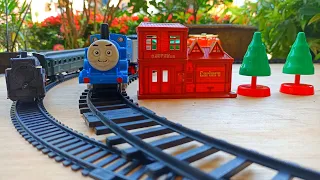 Wow!! Mencari dan Merakit Mainan Kereta Api Thomas, Kereta Api Rail King