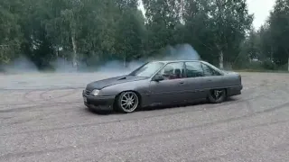 Opel omega A 2.0 turbo drifting & burnouts