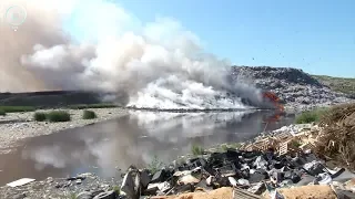 В Новосибирске загорелась мусорная свалка за Хилокским рынком