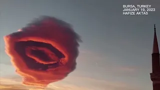 Bizarre cloud formation over Turkish sky staggers viewers