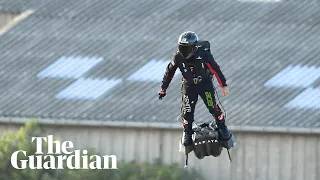 French inventor crosses Channel by hoverboard