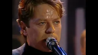 Robert Palmer - Addicted To Love (Remastered Audio)