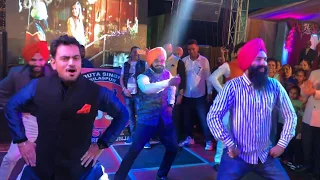 RING CEREMONY BHANGRA || WEDDING BHANGRA||SURPRISE PERFORMANCE || PUTT JATTAN DE ||