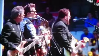 CHRIS ISAAK & SILVERTONE -  AFL GRAND FINAL  3/10/15