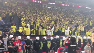 Güneşimi Kaybettim Günlerime Doğman Gerek - EL Şampiyonluğundan Sonra Fenerbahçe Taraftarı (Sahaiçi)