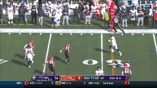 Lamar Jackson pitches to RGIII on WILD two QB option play