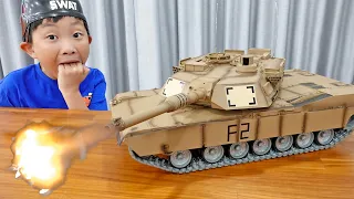 예준이의 탱크 장난감 숨바꼭질 자동차 장난감 조종놀이 Hide and Seek Play with Tank Toy