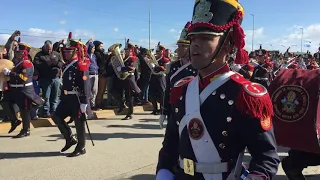 Granaderos de la Fanfarria del Alto Perú desfilando el 2 de Abril en Río Grande