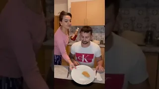Besser wenig als nix🤦‍♂️😂#comedy #viral #funny #couplecomedy #couple