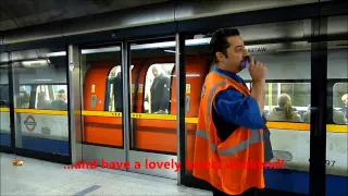 Jubilee line 1996 stock train at Waterloo - New York style announcements on Friday evening!