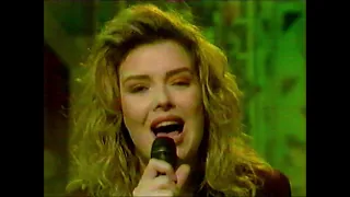 Kim WIlde - Its Here & Interview - Going Live -1990