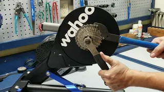 Wahoo Kickr unboxing and setup. How to set up your Wahoo Kickr wheel off trainer.