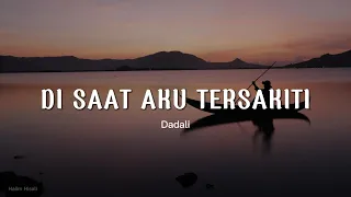 Disaat Aku Tersakiti - Dadali | Cover by Vioshie (LIRIK)