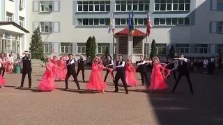 Красивый школьный выпускной вальс 2021 Украина