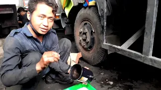 GANTI OLI DAN FILTER  TOTAL TRUK HINO DUTRO 300