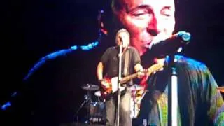 Bruce covers "Then She Kissed Me" at the Bank Atlantic Center in Sunrise FL on Sept 13, 2009