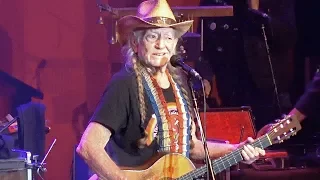 Willie Nelson, Mammas Don't Let Your Babies Grow Up To Be Cowboys (live), San Francisco, 1/6/2020