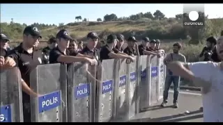 Турецкие власти не пускают мигрантов в Грецию