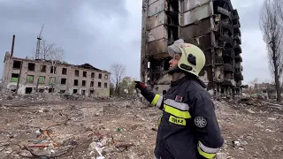 Бородянка. Як дістають людей під розбомбленими будинками