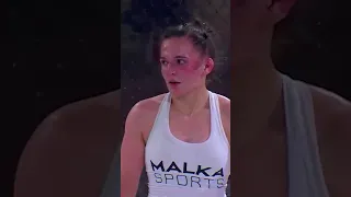 Erin Blanchfield dominates Brogan Walker with a STRONG ground and pound! #mma #bjj #sports