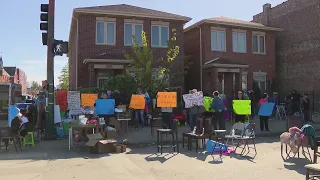 Residents continue to protest against plan for Brighton Park migrant camp