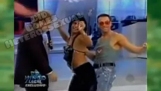 A peculiar performance de Van Damme e Gretchen no Gugu