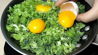 Pour eggs to broccoli! Quick breakfast in 10 minutes, easy, simple and delicious recipe