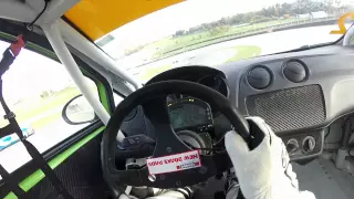 Vescovi tenta l'attacco su Perucca. 4h Mugello Seat Ibiza Cupra Cup