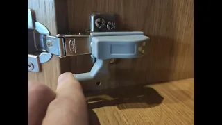 Автоматическая подсветка для шкафа встраиваемая в петли