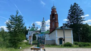 Пленэр МХФ в древнем городе Углич. Художники творят работы на природе. Июнь 2022