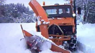 Unimog Winterdienst Schneeschleuder