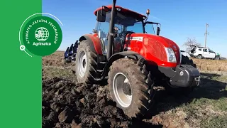 трактор McCormick 135 у поєднанні з навісним плугом ERMO Evolution