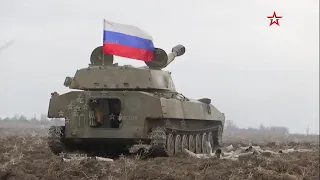 DPR's 2S1 Gvozdika attacks Ukrainian positions in Mariupol