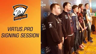 Virtus.pro на The Kiev Major: «Мечта сбылась!» Автограф-сессия команды | Dota 2