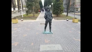 Прогулка по АЛМААТЫ.Памятник "Виктор Цой"