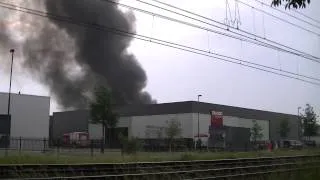 Zeer grote brand bij aanmaakblokjesfabriek Fire-Up in Oisterwijk | 20-06-2013