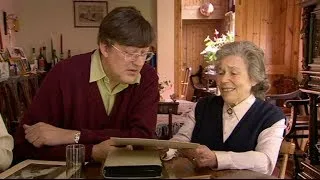 Stephen Fry Visits His Parents - Who Do You Think You Are?