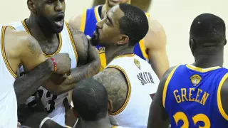 DRAYMOND GREEN HITS LEBRON JAMES IN THE GROIN