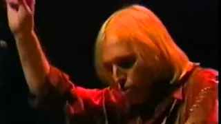 Don't Do Me Like That - Tom Petty & The Heartbreakers (live in Minneapolis, 1999)