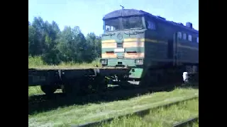 2Тэ10У с грузовым поездом со ст. Низовка заходит на сортировочную станцию. 2011 г