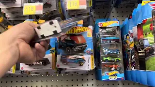 Playdays Collectibles Saturday afternoon Hotwheels hunting at Walmart. 4.27.24