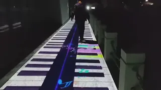 Amazing floor interactive projection games, come to walk on the piano road .#interactive #projection