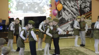 Танец "Военное попурри" танцевальная группа "Колокольчики" детсад п. Мостовик