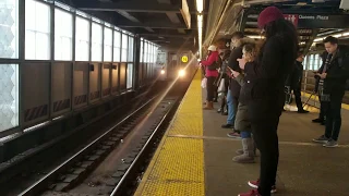 MTA: R68a N train arriving and leaving Queensboro plz