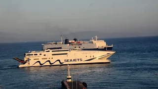 Απόδοση τιμών από πλοία της seajets στον Τάκη Ηλιόπουλο