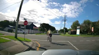 Idiot Cyclist !!!