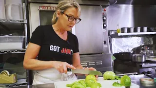 Farm Fresh Recipe: Pickled Green Tomatoes (Festomato! 2020)