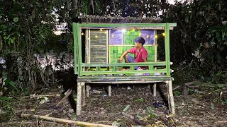 Camping hujan deras - Membangun shelter dari bambu yang sederhana di hutan